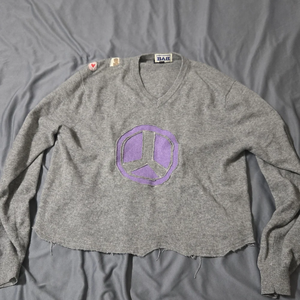 Born Again Bluez BAB Peace Sign Cropped Sweater Womens Size Large Cashmere Grey - Picture 1 of 10